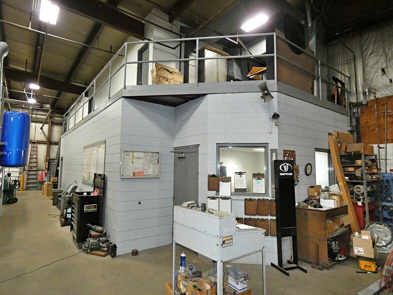 More Photos Of 70 N Gates Ave, Buffalo Truck Terminal For Lease