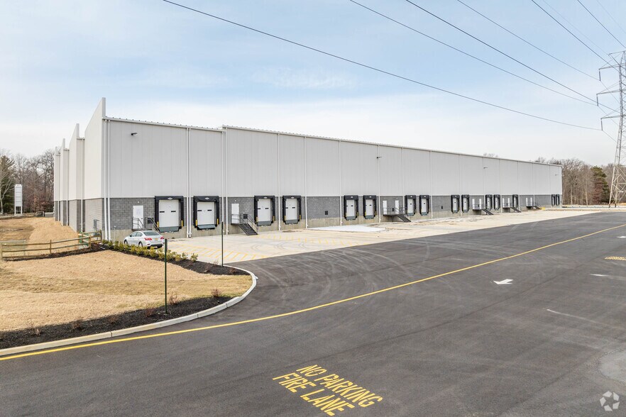 More Photos Of 41 Randolph Rd, Howell Warehouse For Lease