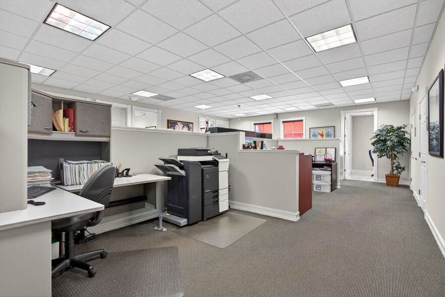 More Photos Of 5521 N University Dr, Coral Springs Office For Sale