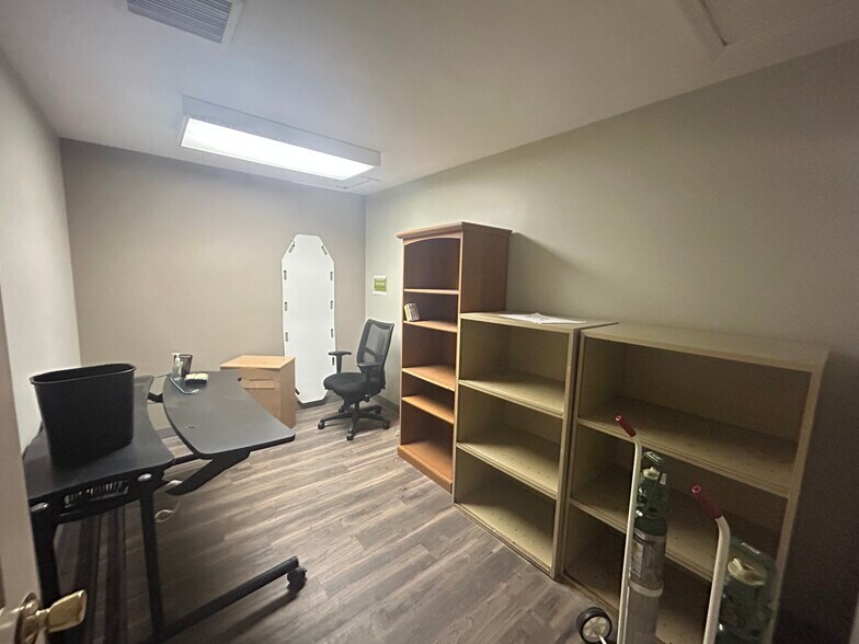 More Photos Of 12037 Sheraton Ln, Cincinnati Medical For Sale