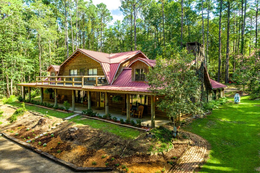 More Photos Of 4032 Highway 48 W, Mccomb Specialty For Sale