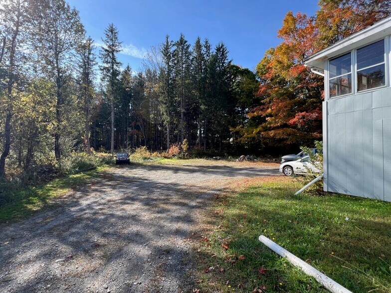 More Photos Of 42 Elm St, Guilford Freestanding For Sale