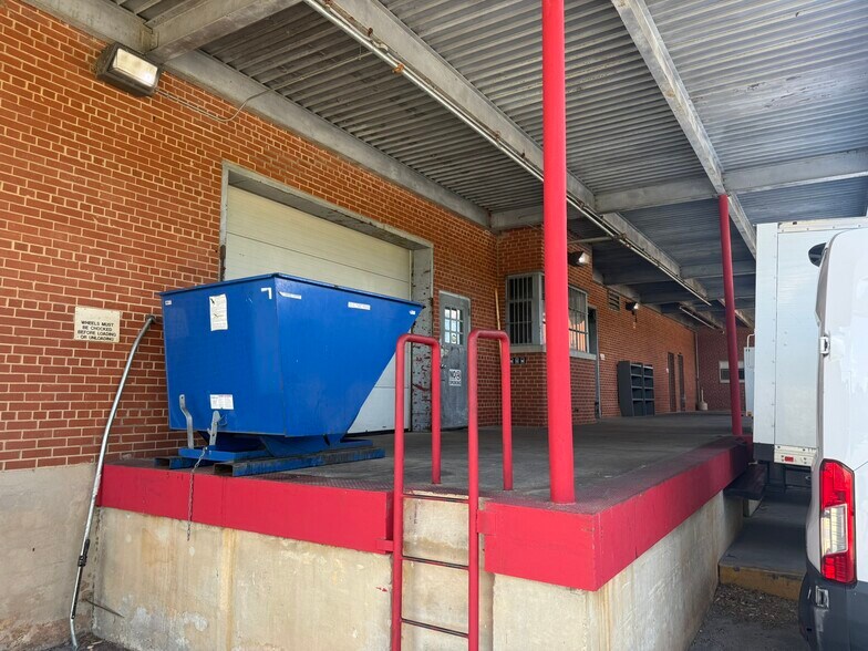 More Photos Of 1113 Capital Blvd, Raleigh Warehouse For Lease