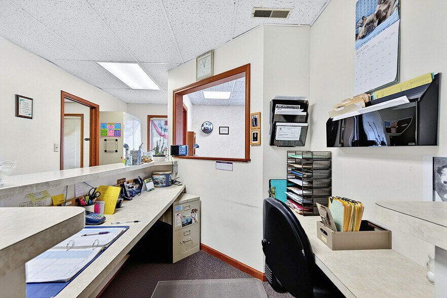 More Photos Of 7102 E Pendleton Pike, Indianapolis Office For Sale
