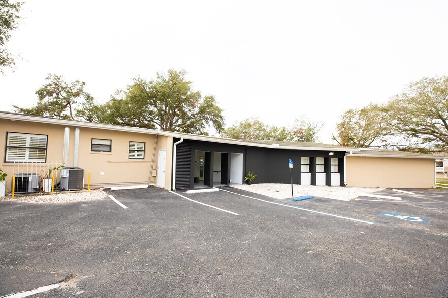 More Photos Of 2715 W Sligh Ave, Tampa Office Residential For Sale
