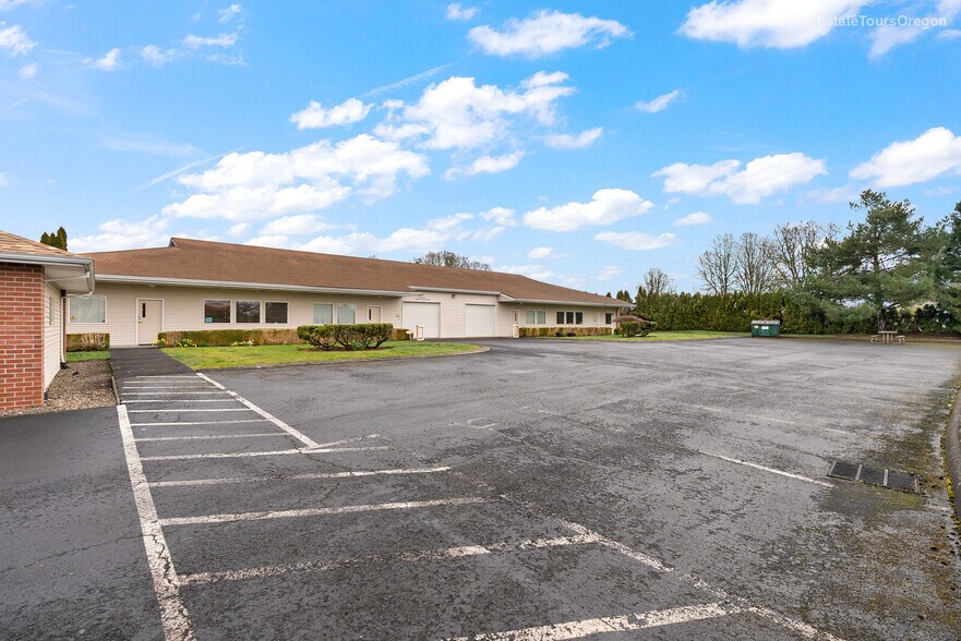 More Photos Of 2221 Yew St, Forest Grove Manufacturing For Sale