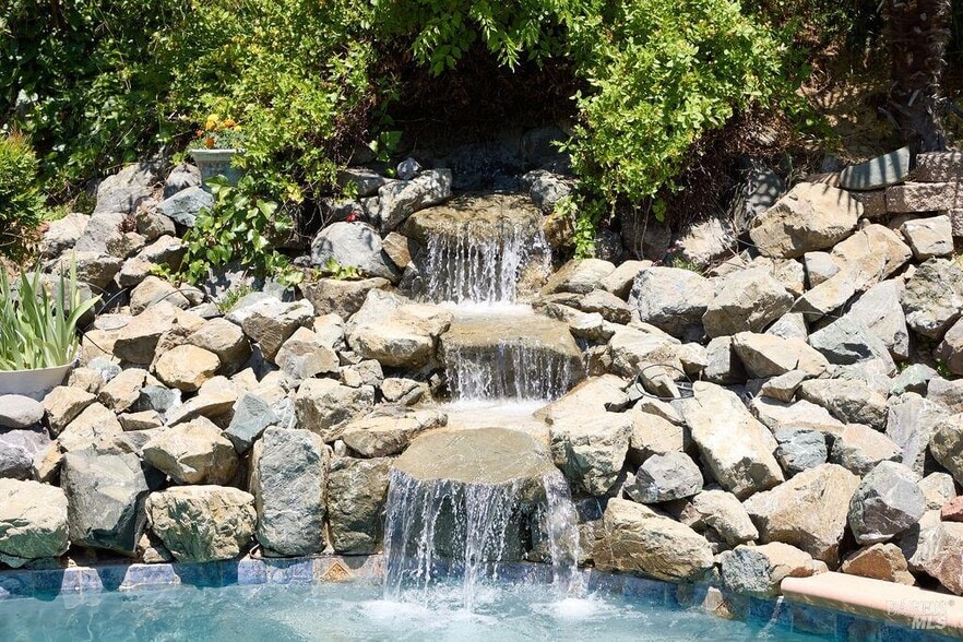 More Photos Of 19400 Scenic Dr, Redwood Valley Specialty For Sale