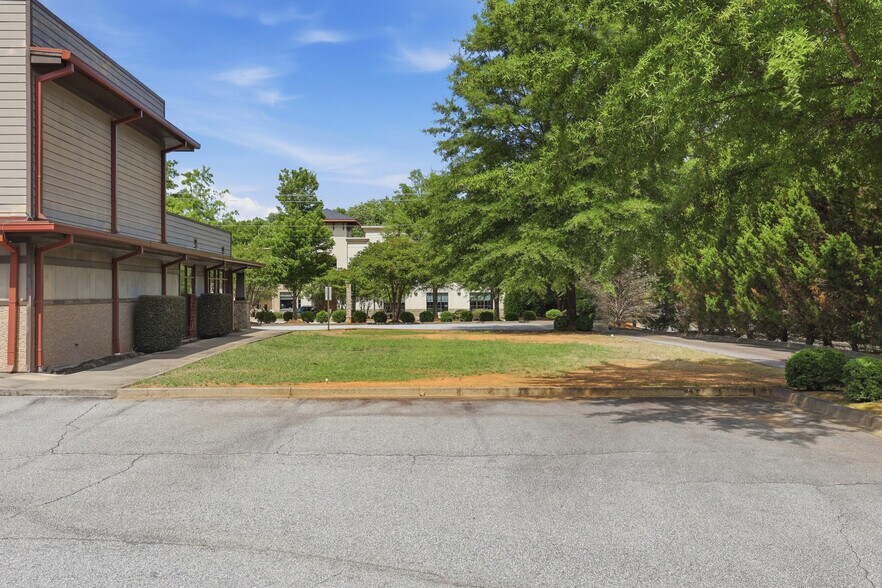 More Photos Of 142 Mall Connector Rd, Greenville Land For Sale