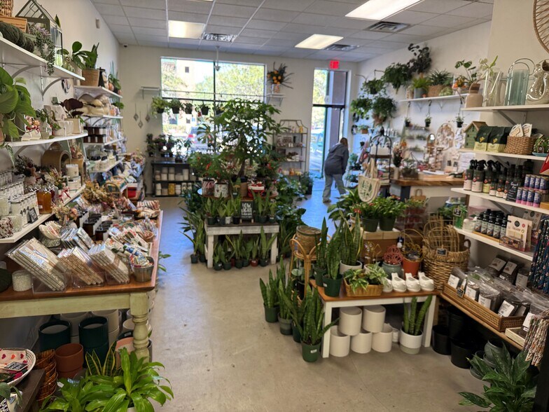 More Photos Of 4928 NW 39th Ave, Gainesville Unknown For Lease