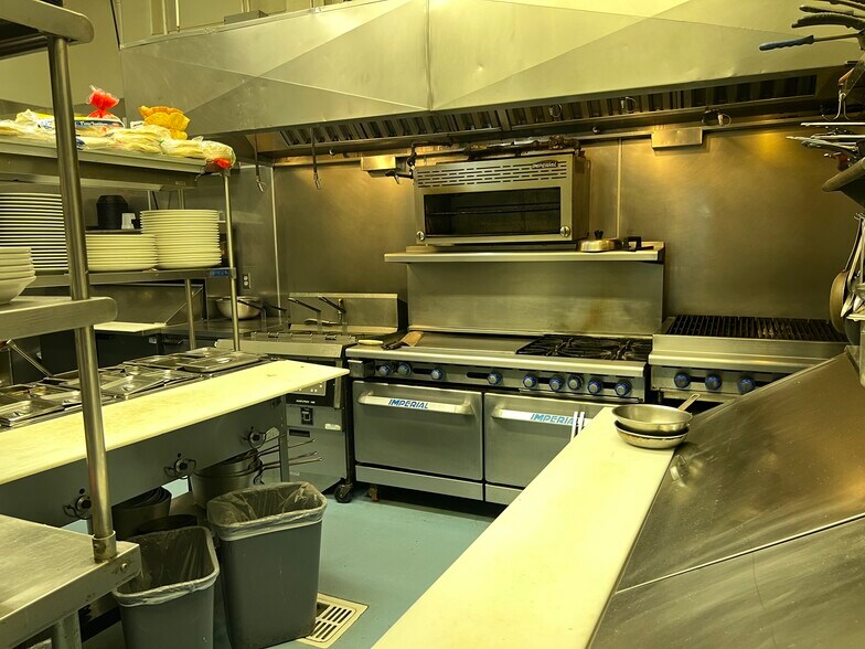 More Photos Of 2927 Spring St, Paso Robles Restaurant For Sale