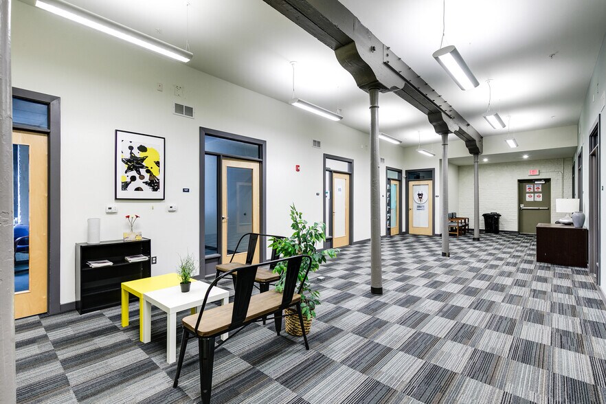 More Photos Of 325 Brown St, Petersburg Apartments For Lease