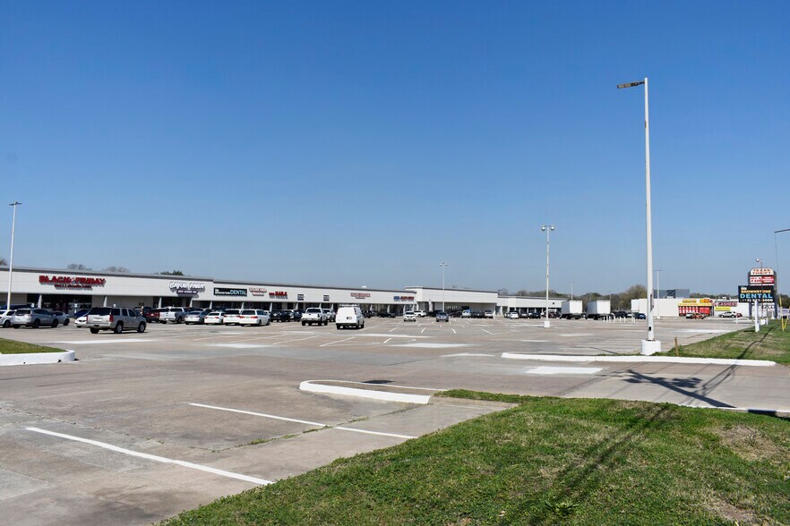 More Photos Of 9700-9950 Fondren Rd, Houston Unknown For Lease