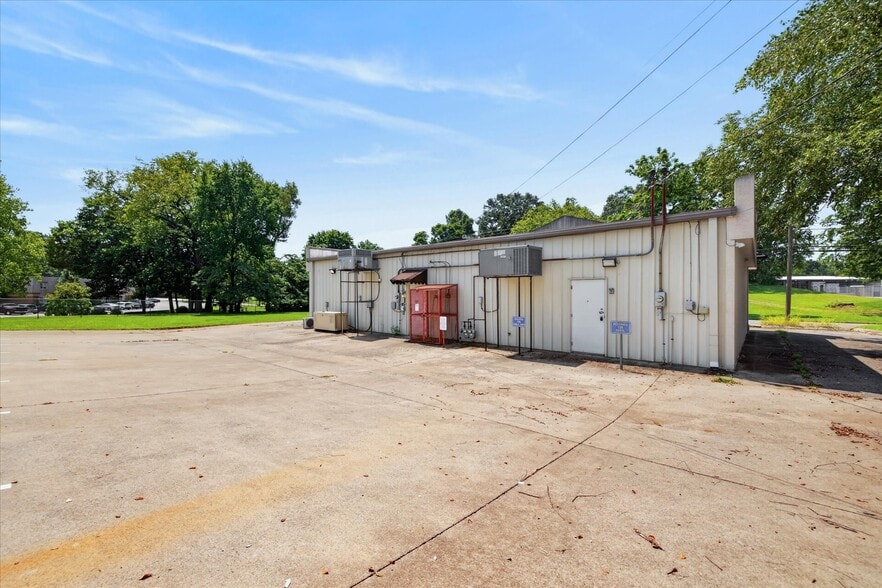 More Photos Of 2143a-2145 Old Ashland City Rd, Clarksville Freestanding For Lease