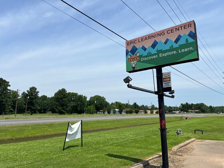 More Photos Of 11799 Mansfield Rd, Keithville Freestanding For Lease