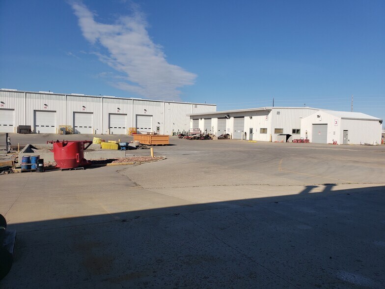 More Photos Of 420 Halliburton Dr, Williston Industrial For Lease