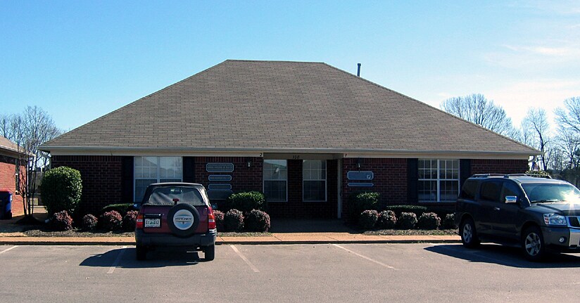 Primary Photo Of 328 Poplar View Ln E, Collierville Medical For Lease