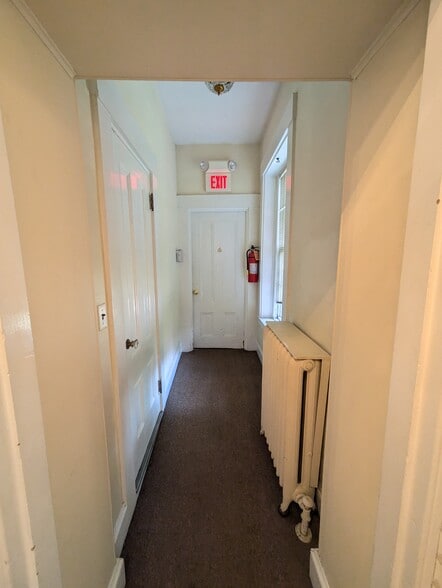 More Photos Of 44 Penobscot St, Bangor Apartments For Lease