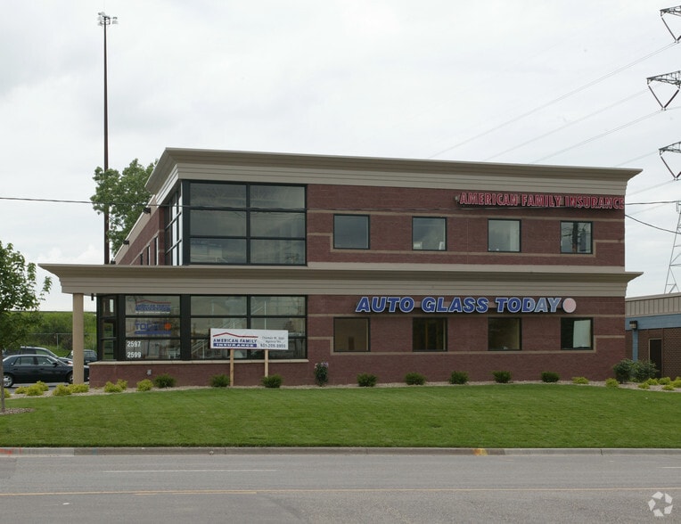 More Photos Of 2597-2599 N Cleveland Ave, Roseville Showroom For Sale