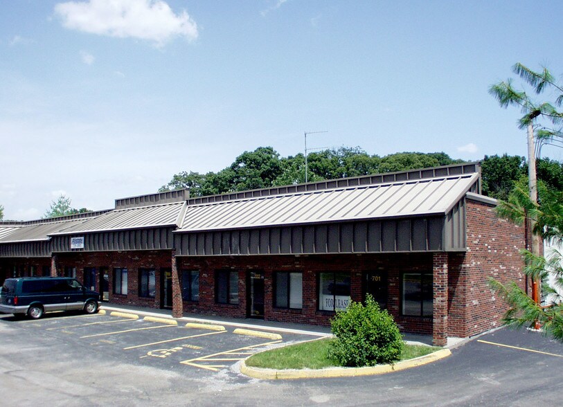 More Photos Of 3006 N Lindbergh Blvd, Saint Ann Light Distribution For Lease