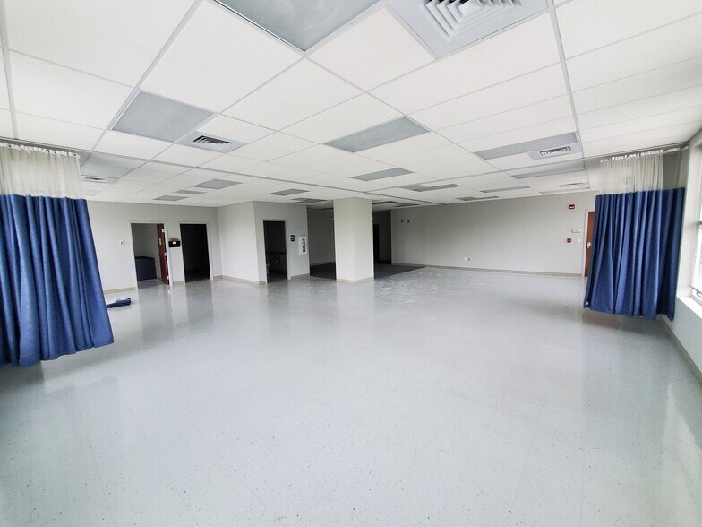 More Photos Of 502 W King St, Kings Mountain Medical For Lease