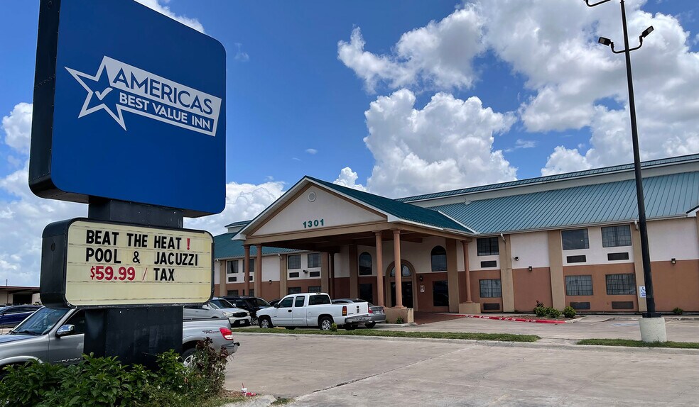 More Photos Of 1301 W Expressway 83, Pharr Hotel For Sale