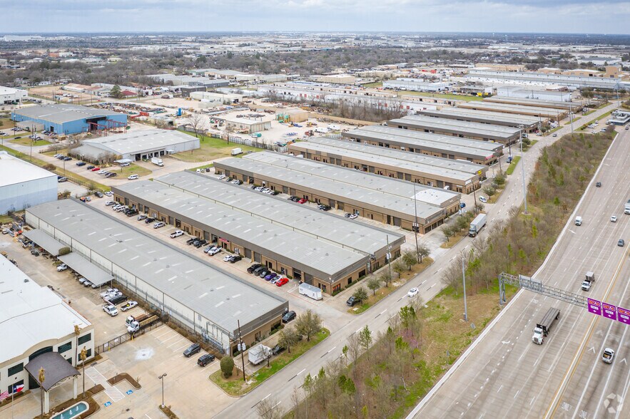 More Photos Of 5829 W Sam Houston Pky N, Houston Light Distribution For Lease