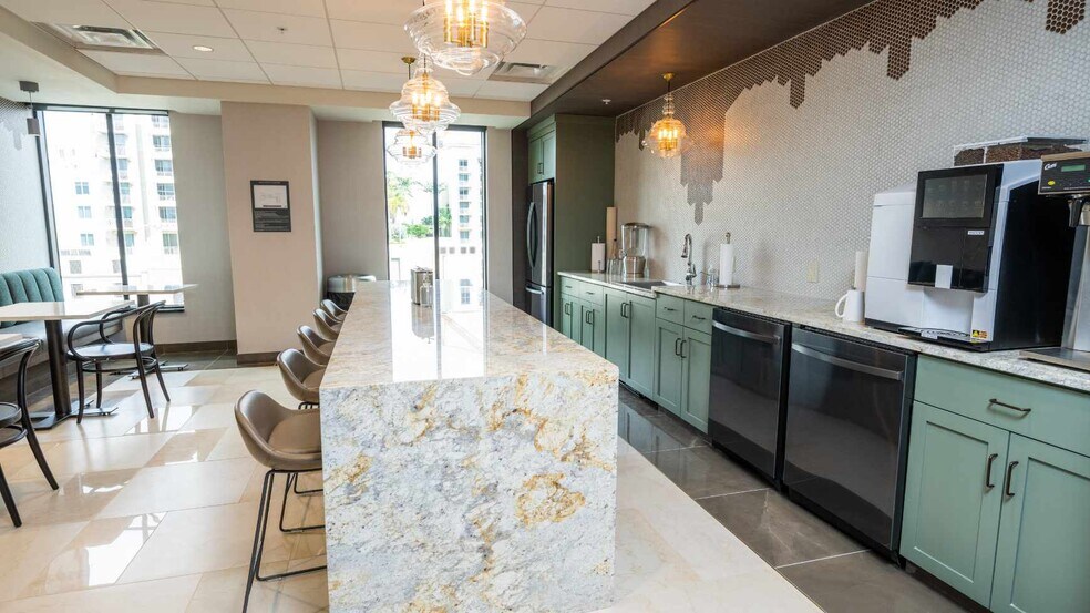 More Photos Of 5600 Roswell Rd, Sandy Springs Coworking Space