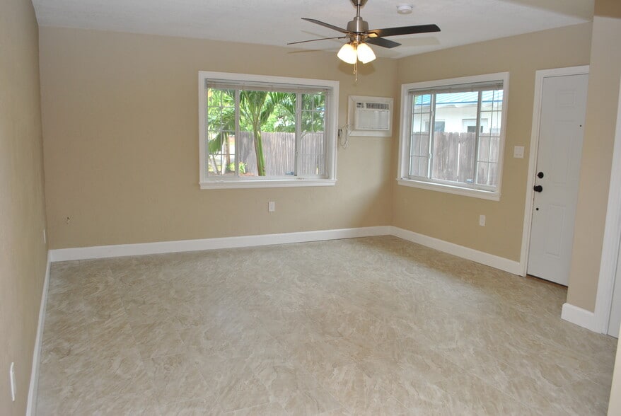 More Photos Of 5710 4th St N, Saint Petersburg Office Residential For Sale