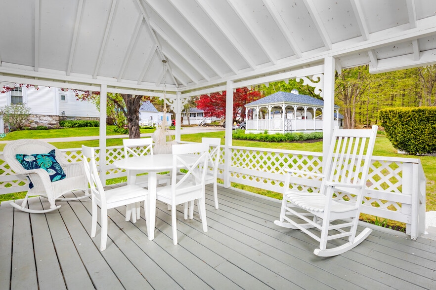 More Photos Of 2 River Rd, Cape Neddick Hospitality For Sale