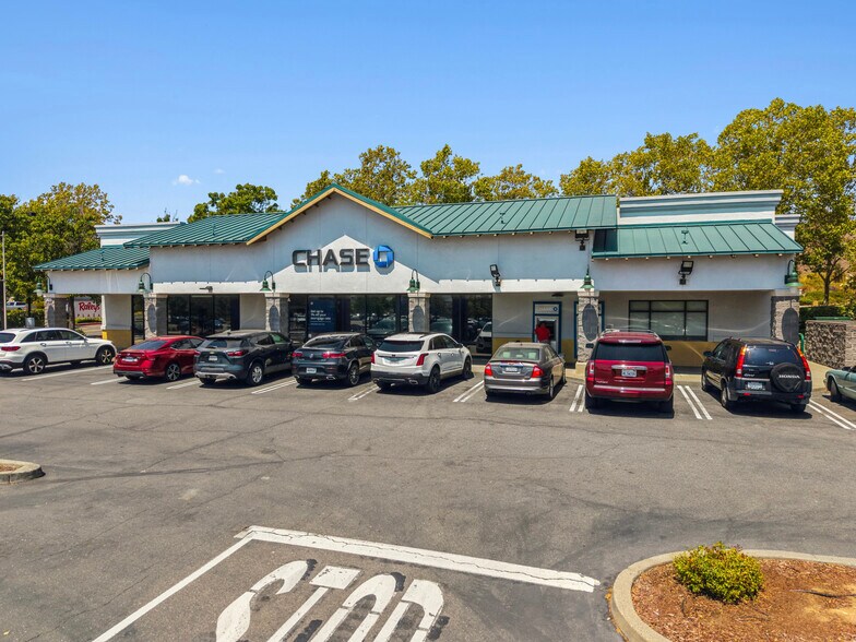 More Photos Of 3330-3336 N Texas St, Fairfield Unknown For Lease