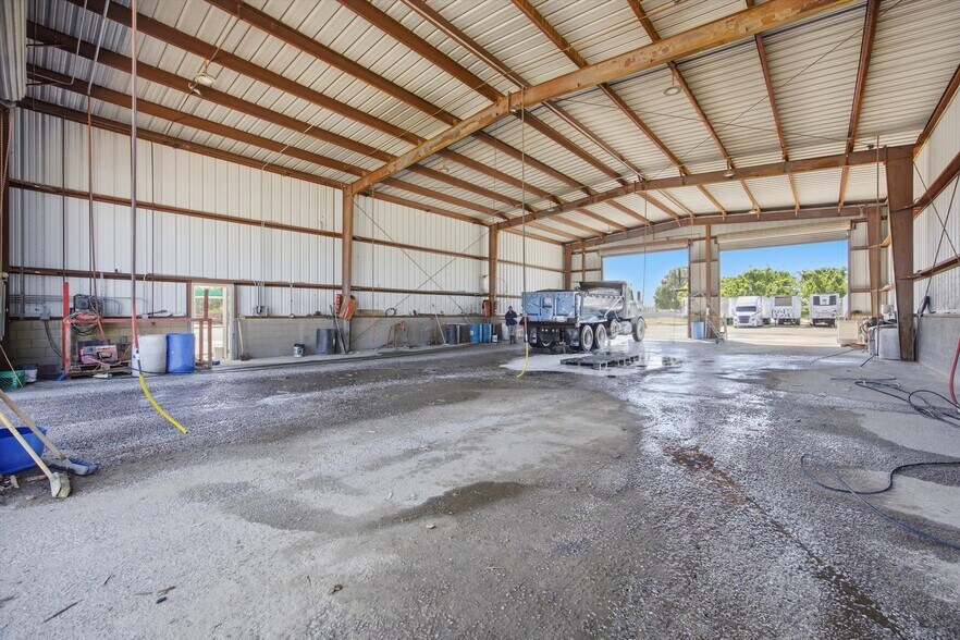 More Photos Of 2201 S Union Ave, Bakersfield Truck Stop For Sale