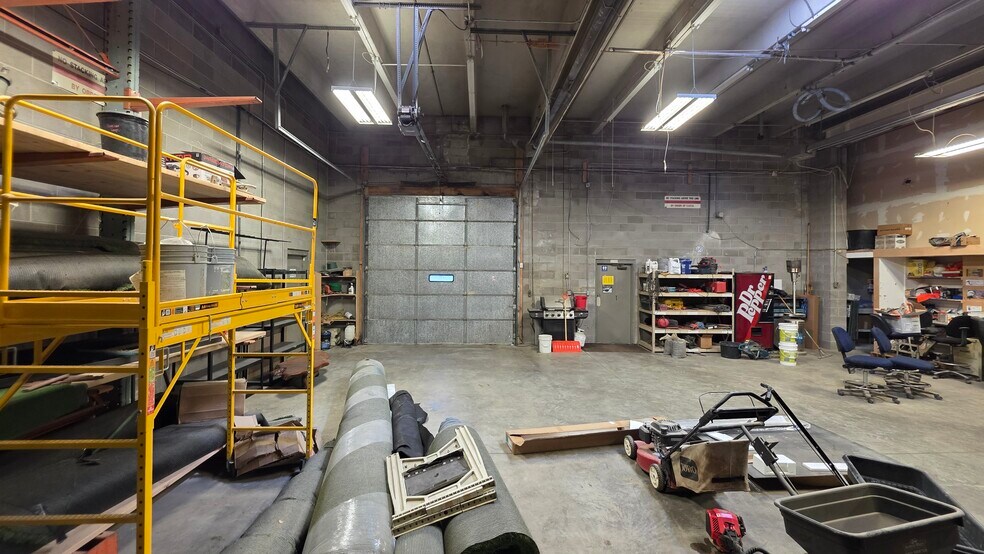 More Photos Of 69 Sunflower Rd, Colorado Springs Warehouse For Lease
