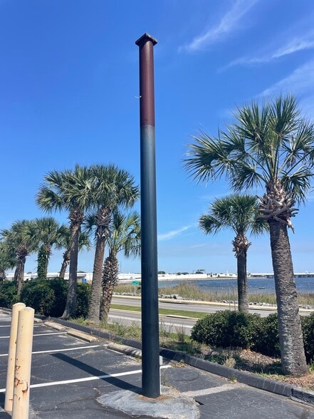 More Photos Of 905 E Gregory St, Pensacola Restaurant For Sale