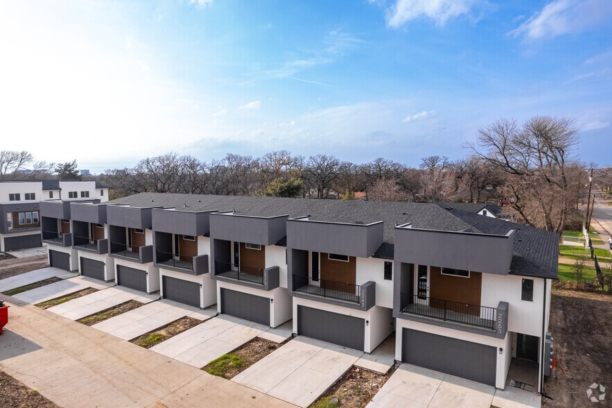 More Photos Of 7811 Mohawk Dr, Dallas Apartments For Sale