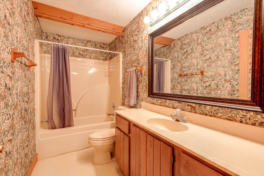 More Photos Of 4032 Highway 48 W, Mccomb Specialty For Sale