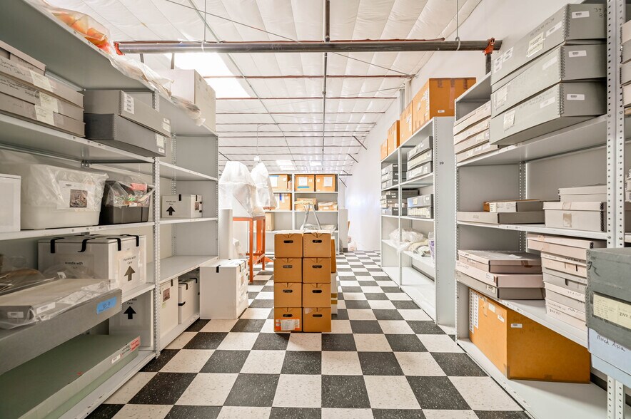 More Photos Of 11 Plaza La Prensa Rd, Santa Fe Warehouse For Sale