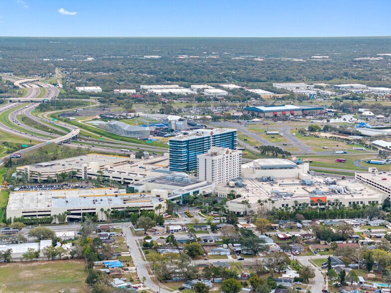 More Photos Of 6801 E Hillsborough Ave, Tampa Office Residential For Lease