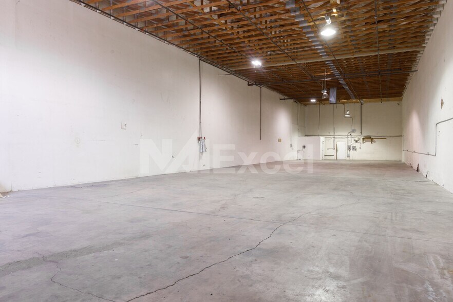 More Photos Of 4505 W Hacienda Ave, Las Vegas Light Distribution For Lease