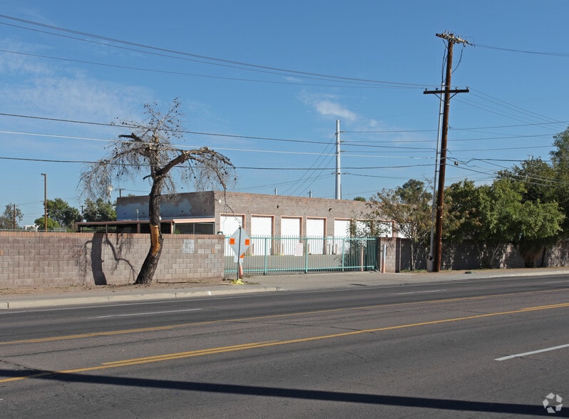 More Photos Of 254 W Broadway Rd, Mesa Distribution For Lease