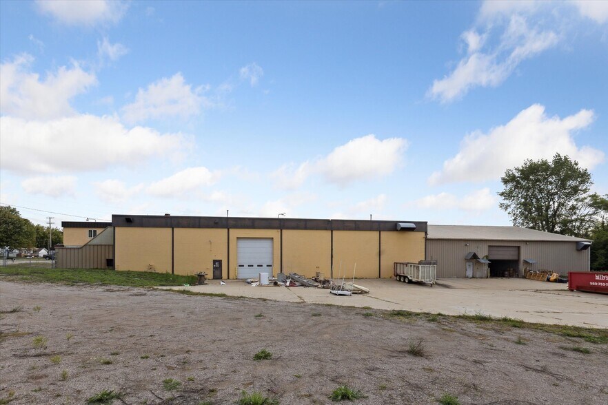 More Photos Of 211 Lee St, Saginaw Manufacturing For Sale