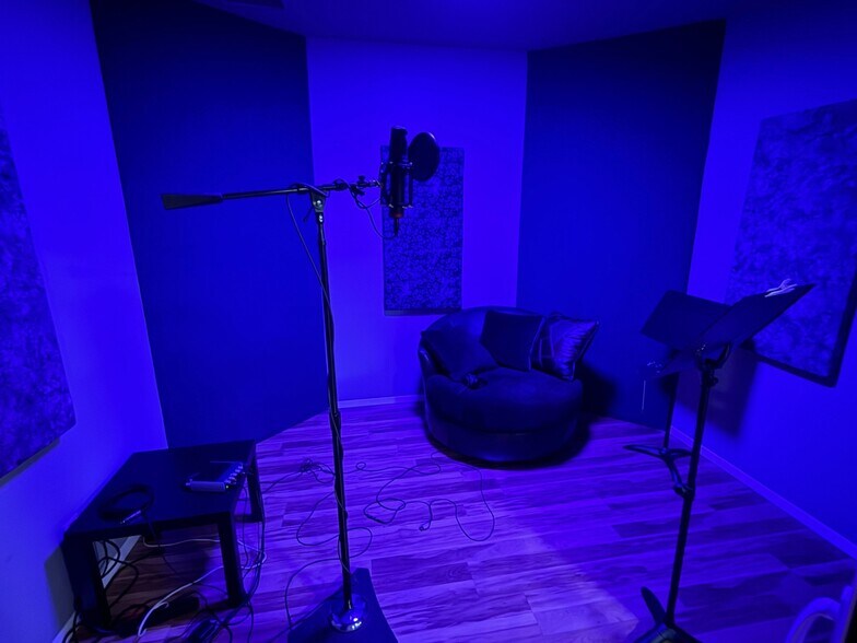 More Photos Of 1142 W Indian School Rd, Phoenix Office For Sale