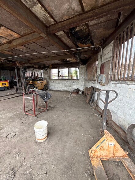 More Photos Of 526 Johnson Ave, Brooklyn Land For Lease