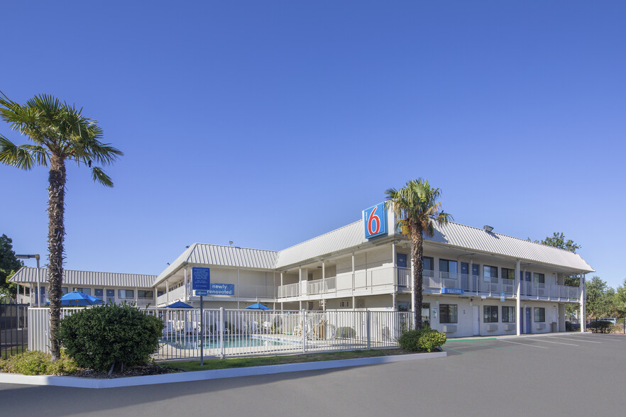 More Photos Of 1564 E Main St, Woodland Hotel For Sale