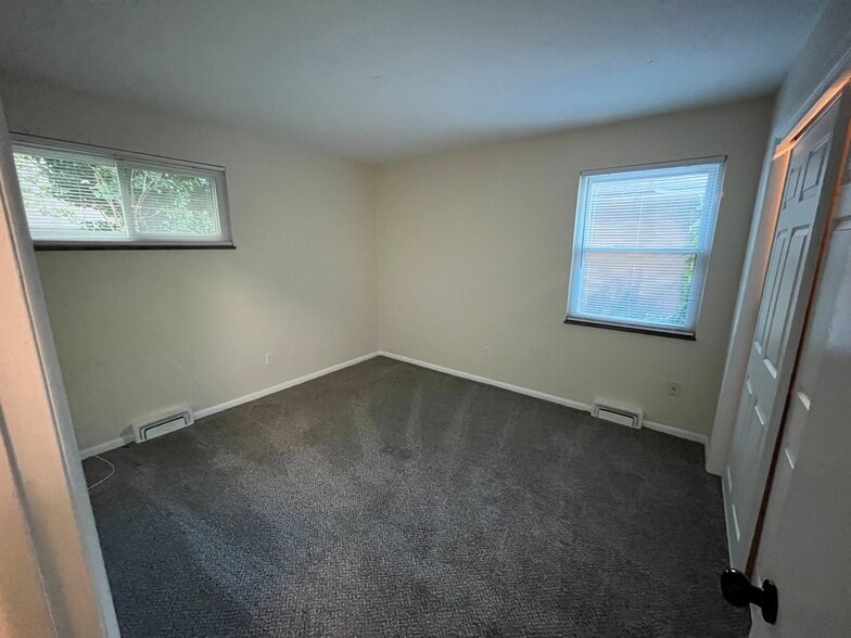 More Photos Of 1560 Wagar Rd, Rocky River Apartments For Sale