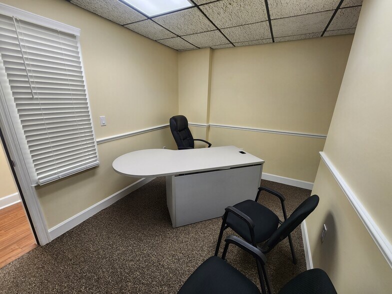 More Photos Of 309 NE 1st St, Gainesville Office For Lease