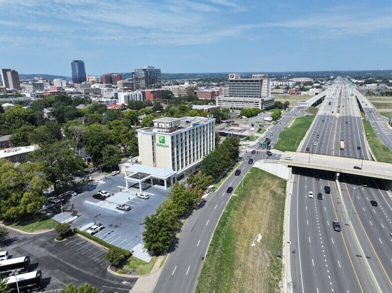 More Photos Of 600 Interstate 30, Little Rock Hotel For Sale