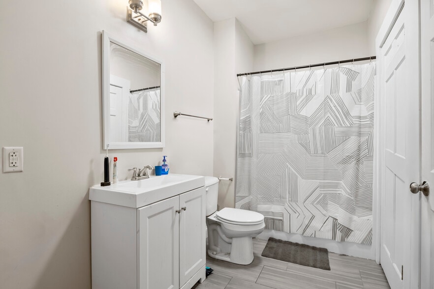 More Photos Of 82 N Pearl St, Albany Apartments For Sale