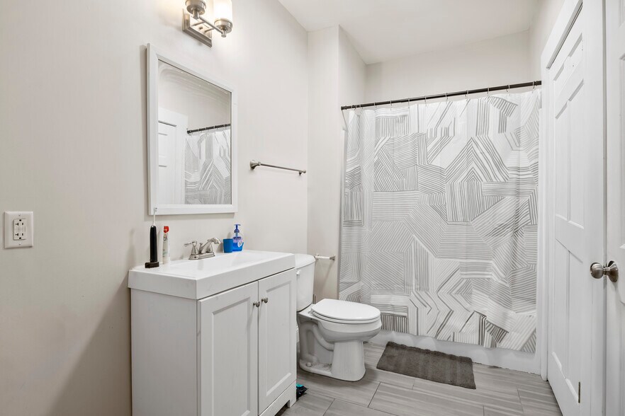 More Photos Of 82 N Pearl St, Albany Apartments For Sale