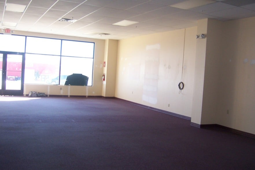 More Photos Of 505 Schutt Rd, Middletown General Retail For Lease