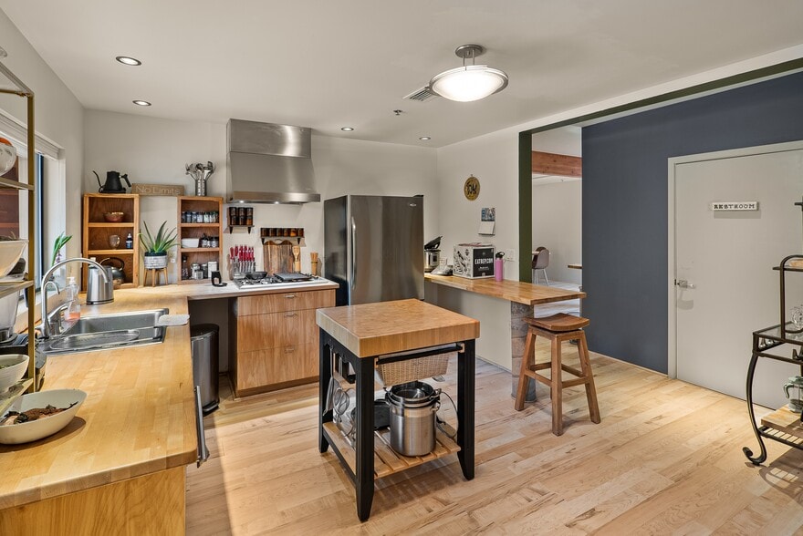 More Photos Of 45 Birch Blvd, Sedona Medical For Sale